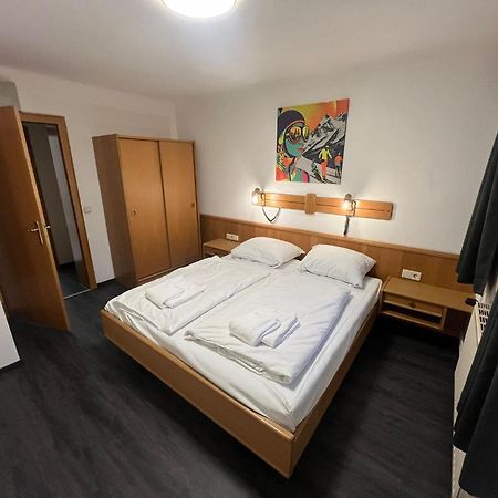 Twenty Seven City Hotel Цел ам Зее Екстериор снимка