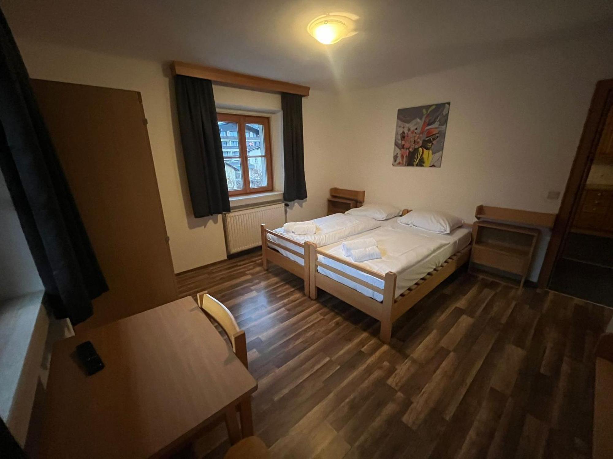 Twenty Seven City Hotel Цел ам Зее Екстериор снимка
