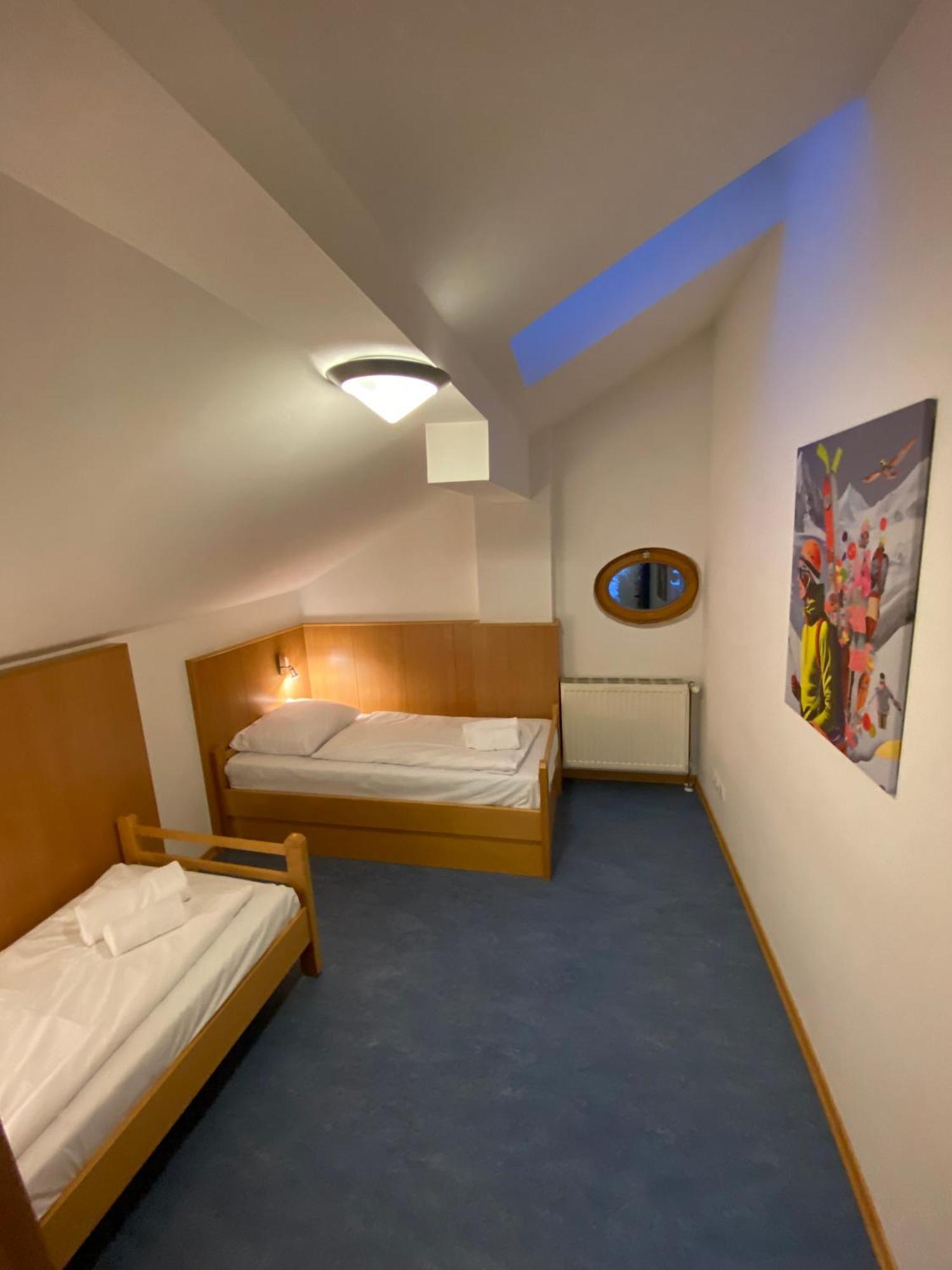 Twenty Seven City Hotel Цел ам Зее Екстериор снимка