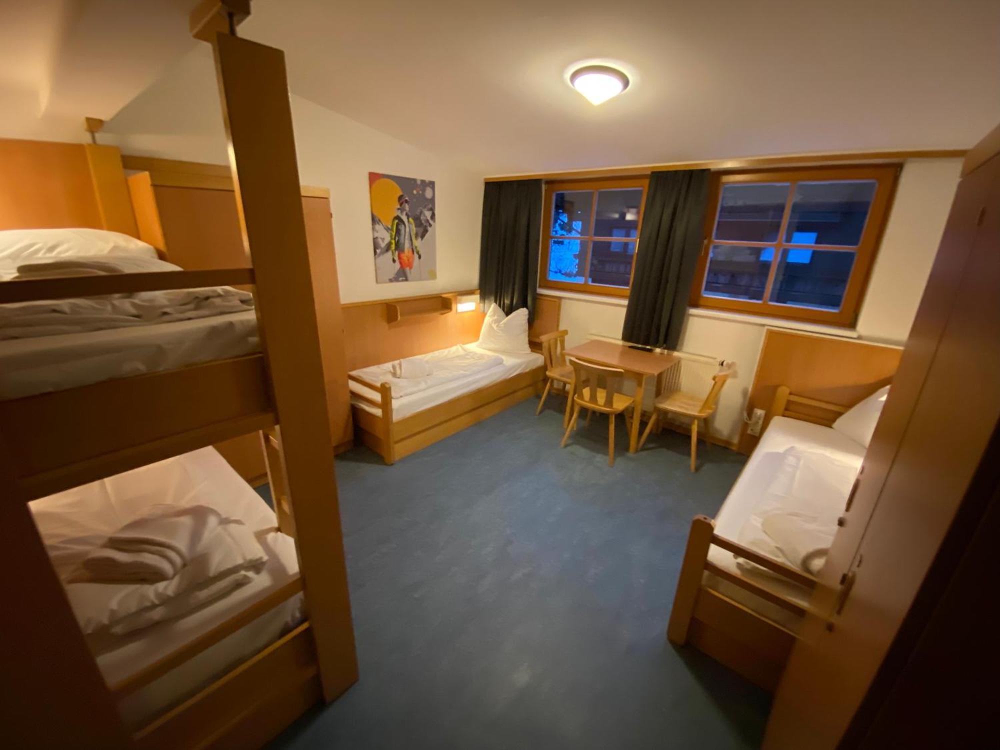 Twenty Seven City Hotel Цел ам Зее Екстериор снимка
