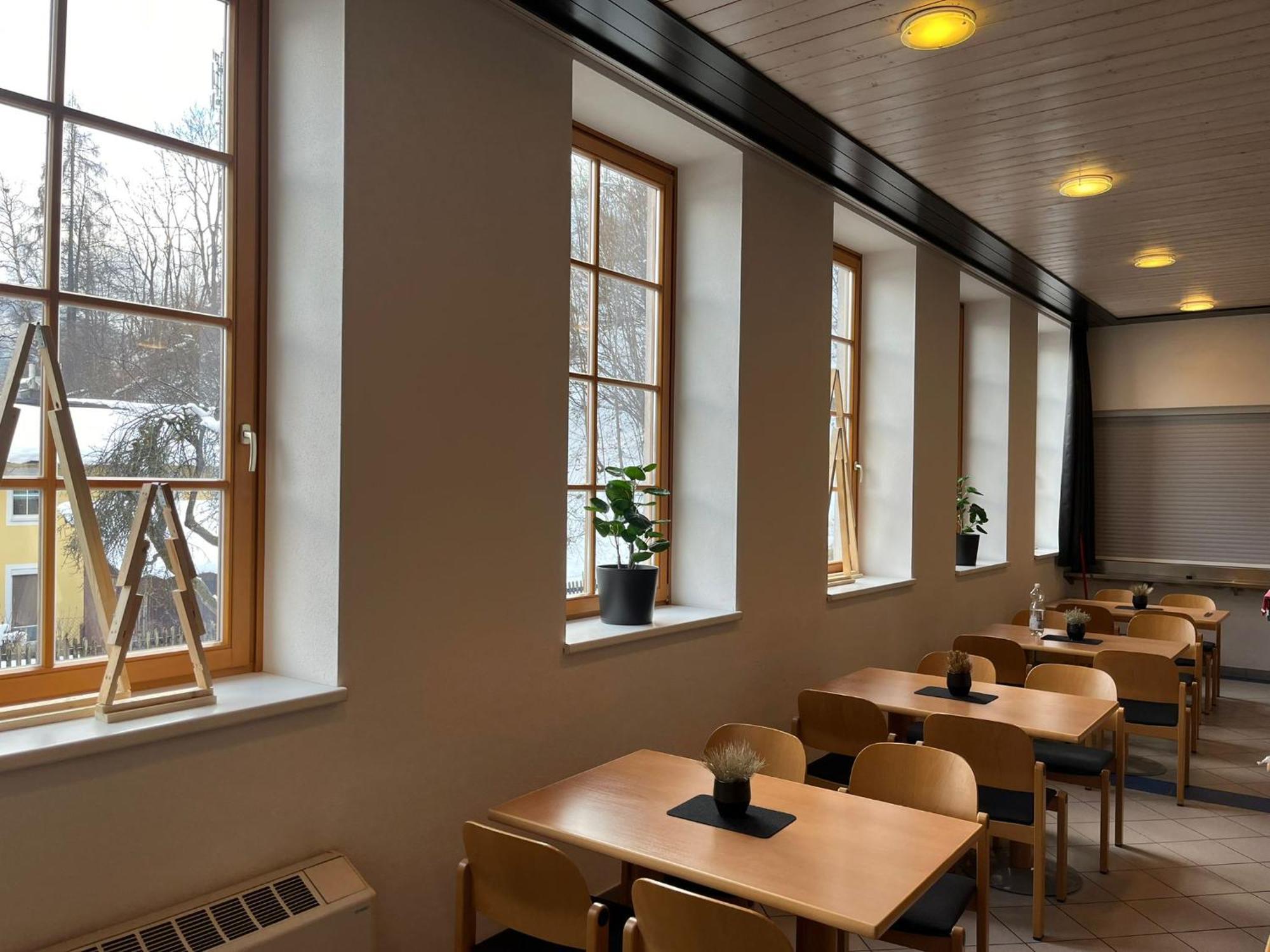 Twenty Seven City Hotel Цел ам Зее Екстериор снимка